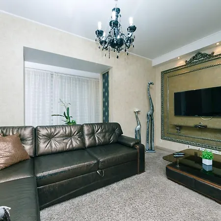 Апартаменти On Kostyolna Street 10 Київ