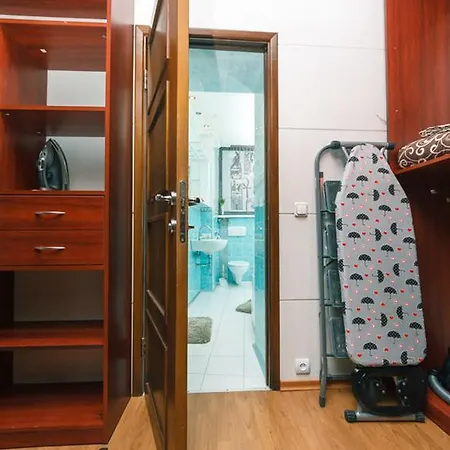 Апартаменти On Kostyolna Street 10 *