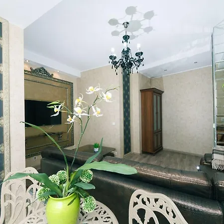 On Kostyolna Street 10 Київ